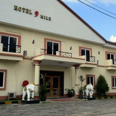 Hotel 9 Mile Янгон Экстерьер фото