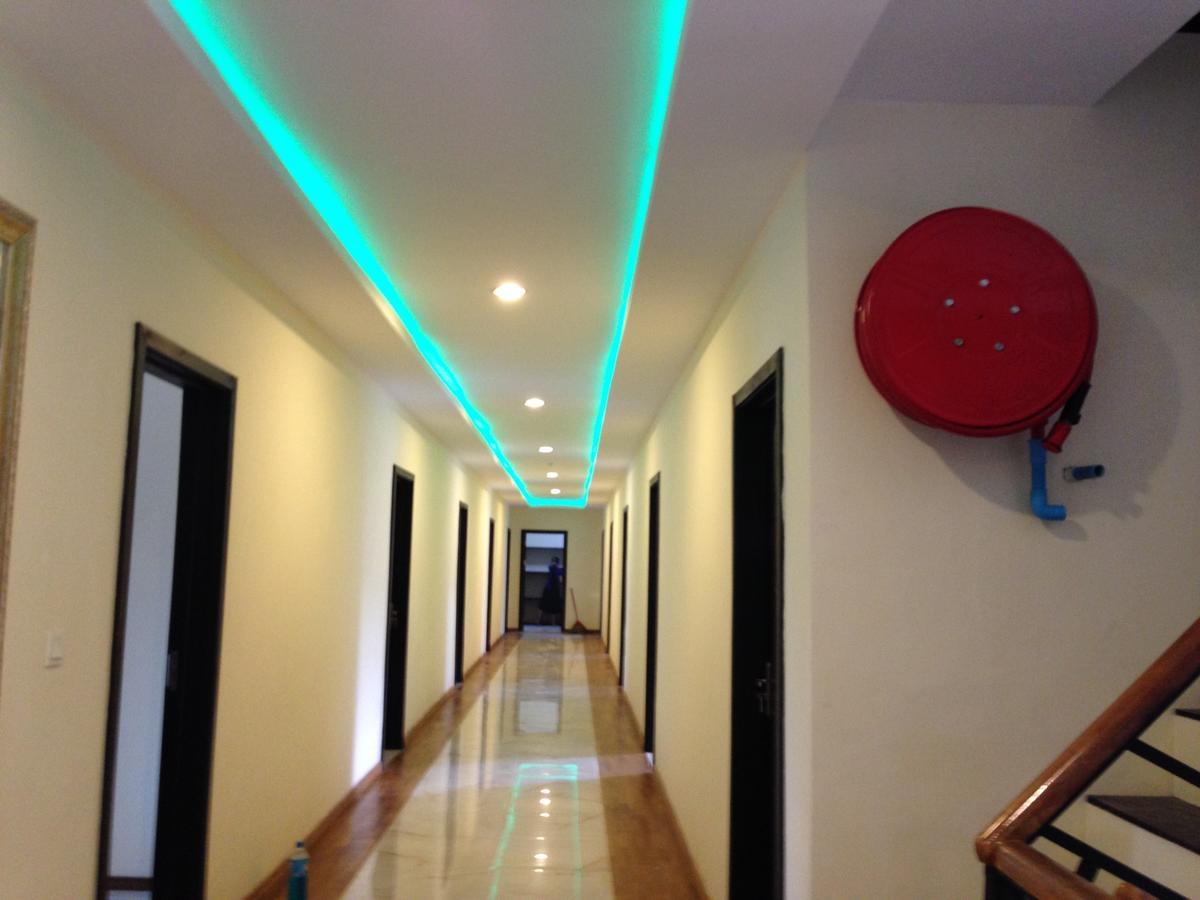 Hotel 9 Mile Янгон Экстерьер фото